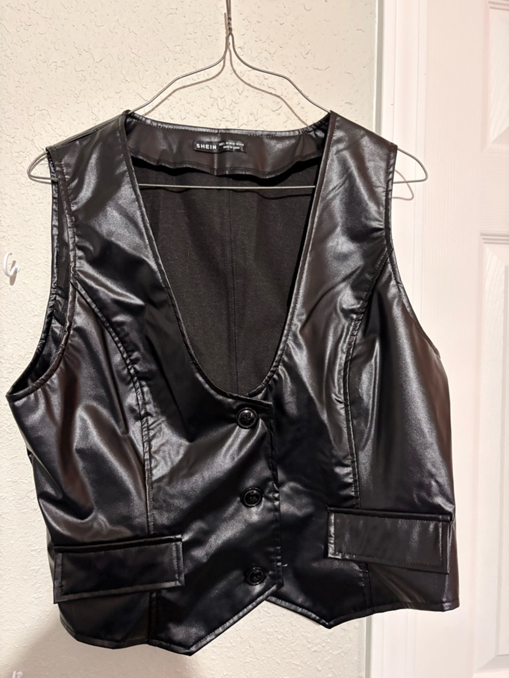 SHEIN Black Shiny Faux Leather Button Vest